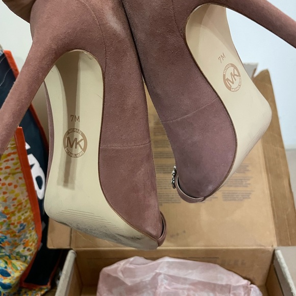 MK heels size 7 EUC - Picture 2 of 7